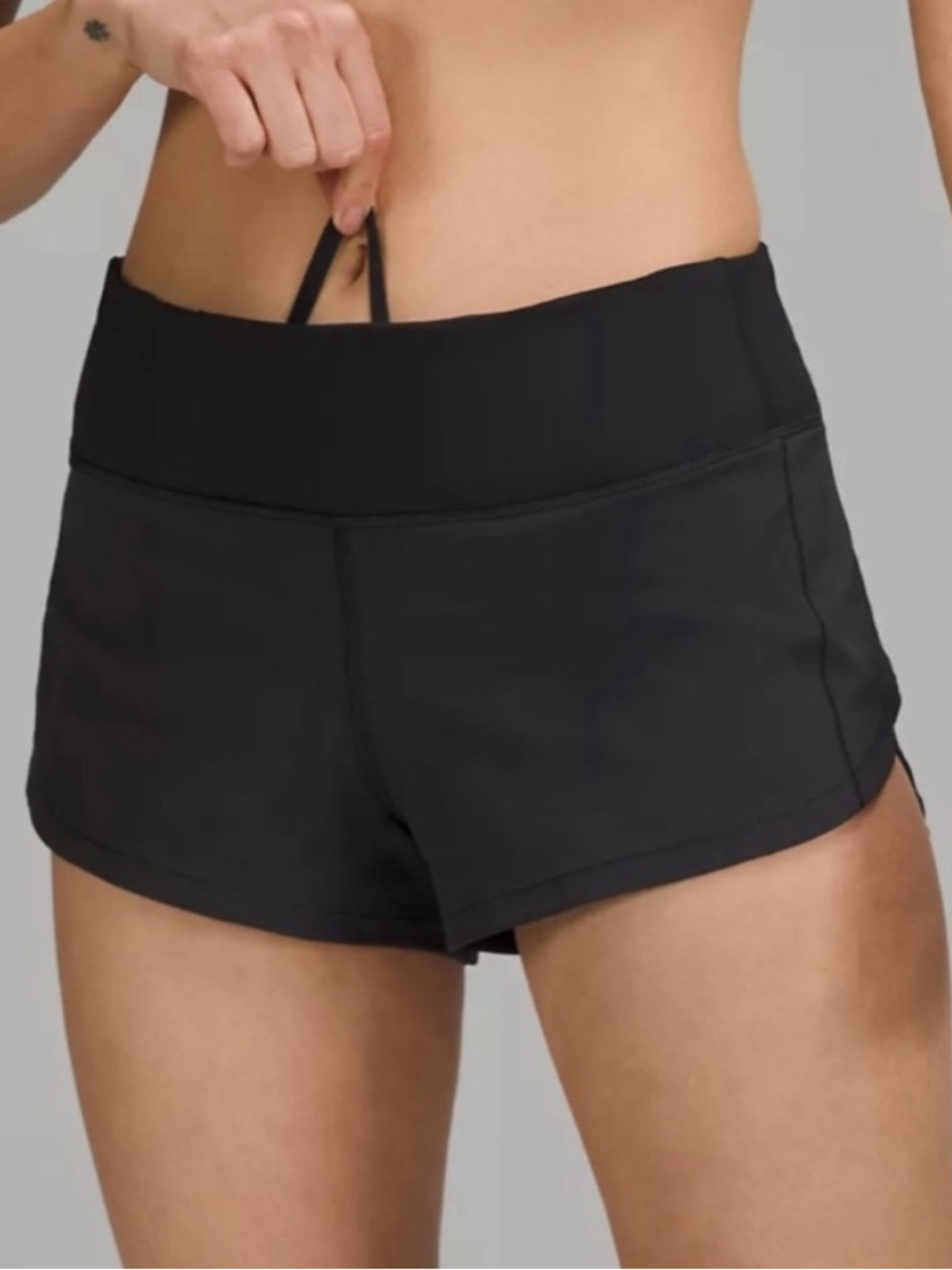 EUC LuluLemon Speed Up Low-Rise Lined Running 2.5” Shorts SIZE 0 BLACK
